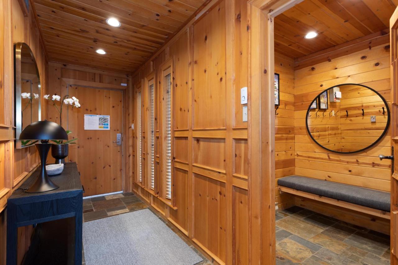 Pinnacle Ridge 34 - In Out, Private Hot Tub, Recently Renovated, Gas Fireplace