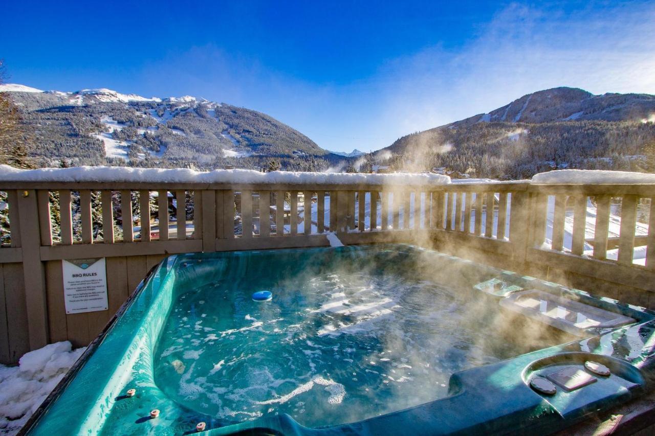 The Royal - Village Penthouse, Private Hot Tub With Mountain Views * Whistler