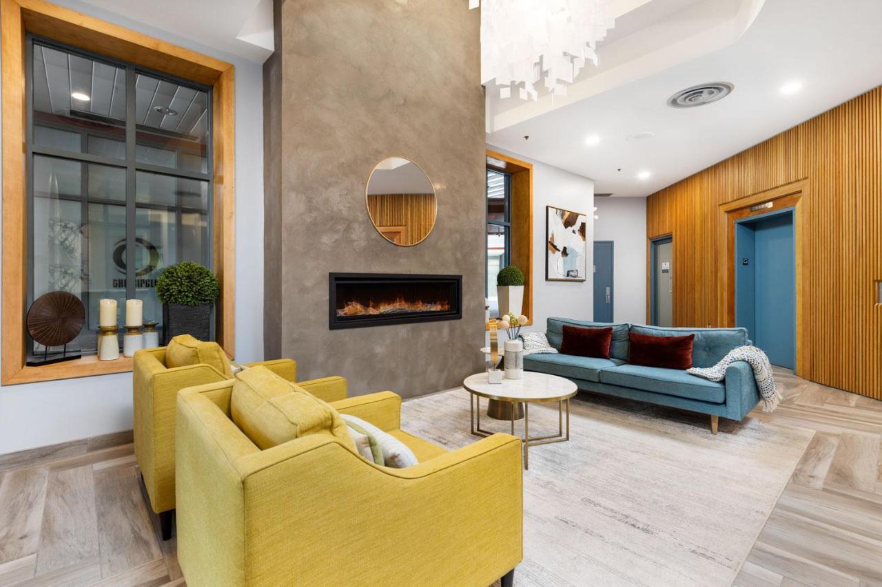 Alpenglow Suite: Village Mountain Retreat * Whistler
