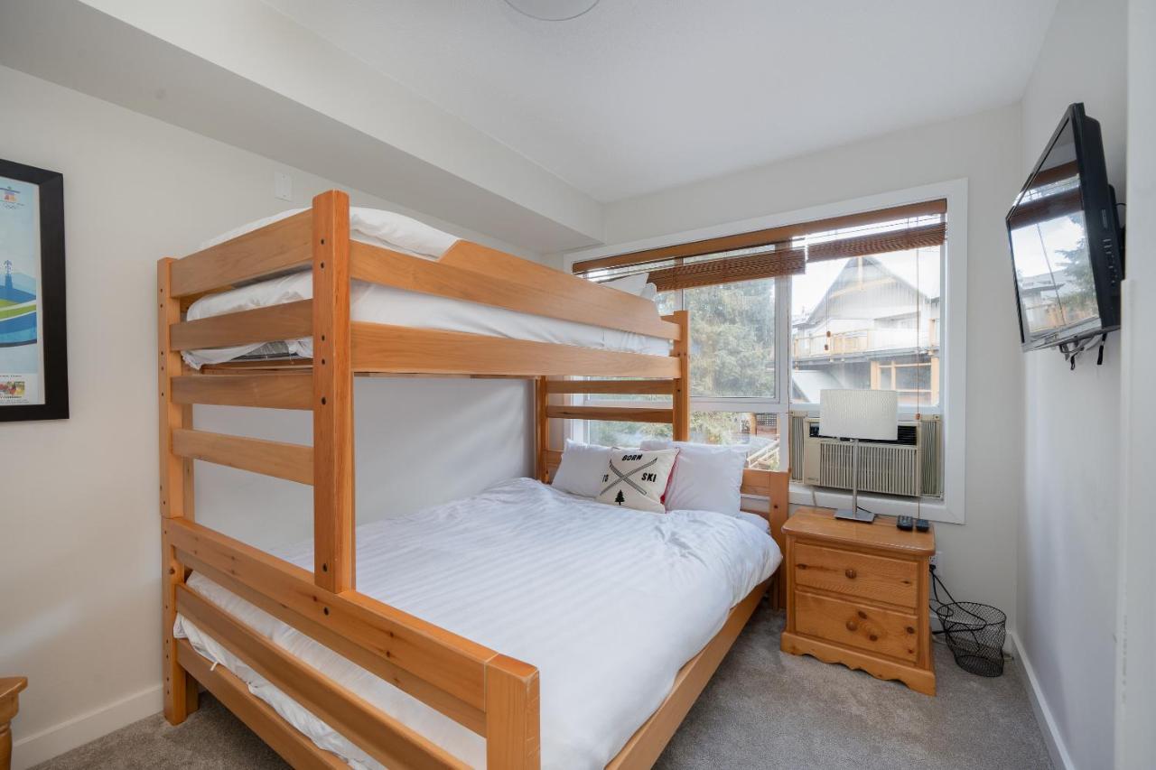 Apartment Glaciers Reach By Allseason Vacation