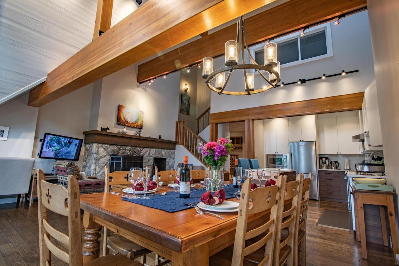 Pinnacle Ridge 36 - In Out, Newly Renovated, Private Hot Tub, Wood Fireplace * Whistler