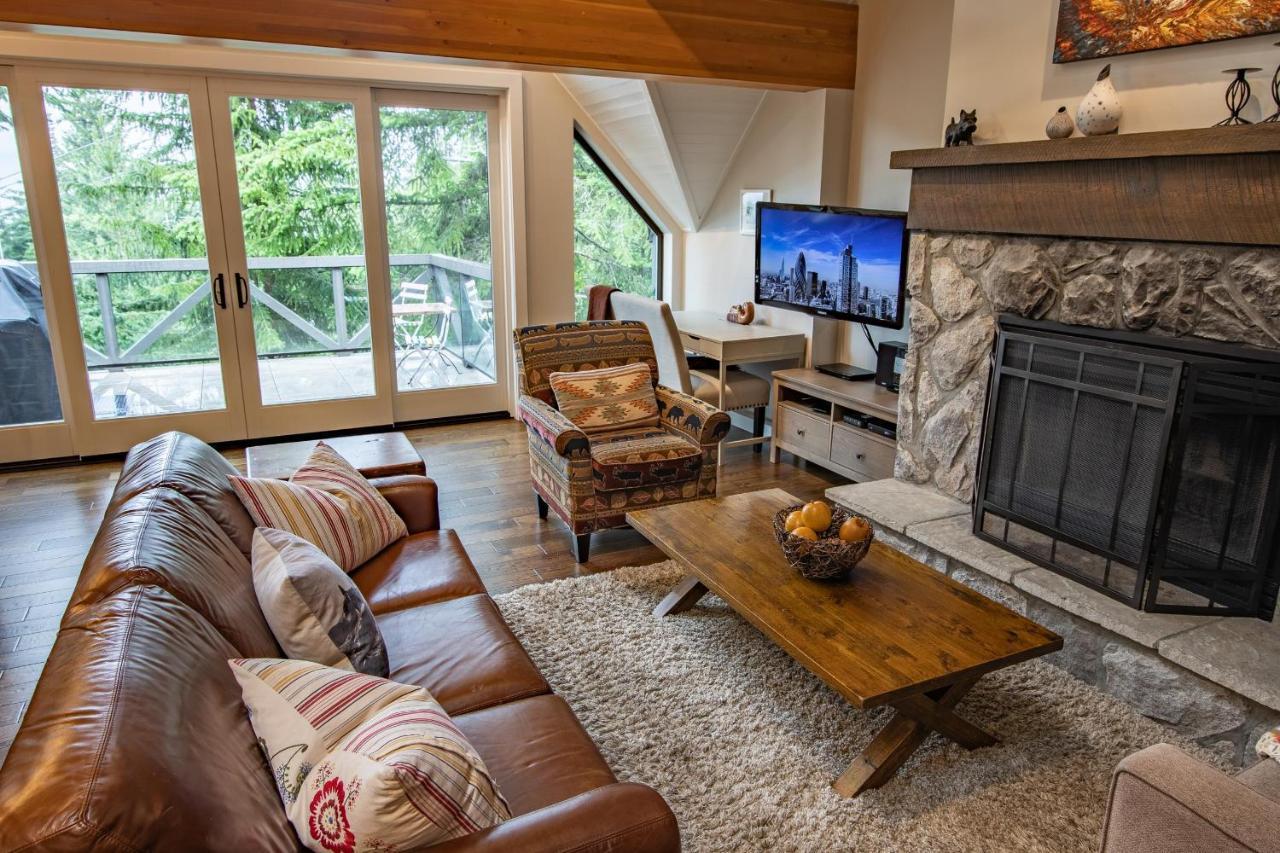 Pinnacle Ridge 36 - In Out, Newly Renovated, Private Hot Tub, Wood Fireplace Holiday home