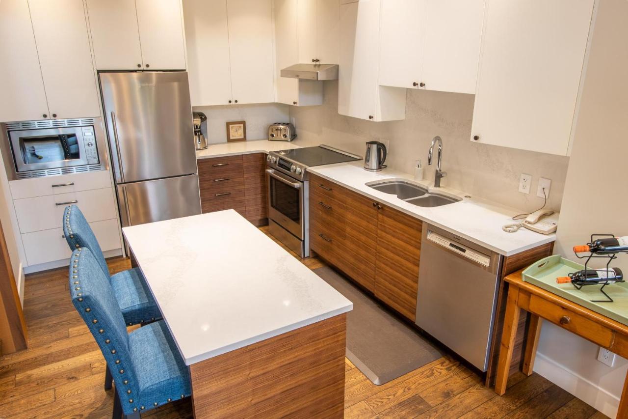 Pinnacle Ridge 36 - In Out, Newly Renovated, Private Hot Tub, Wood Fireplace *