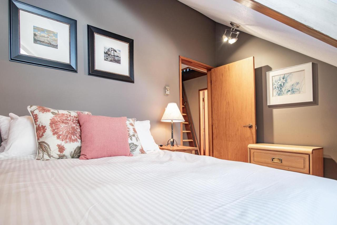 Fitzsimmons B - Private Sauna, Located In The Heart Of Village Holiday home Whistler