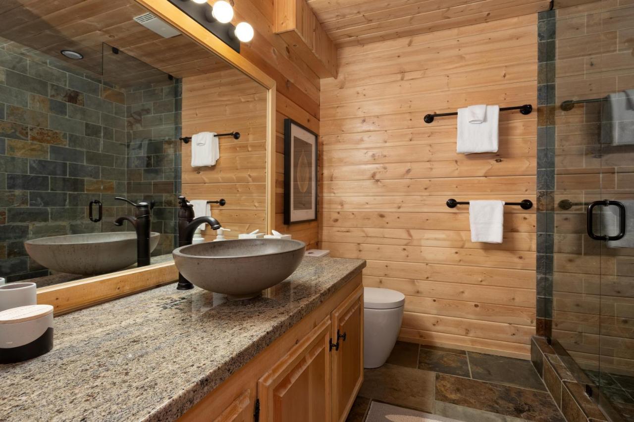 Pinnacle Ridge 34 - In Out, Private Hot Tub, Recently Renovated, Gas Fireplace