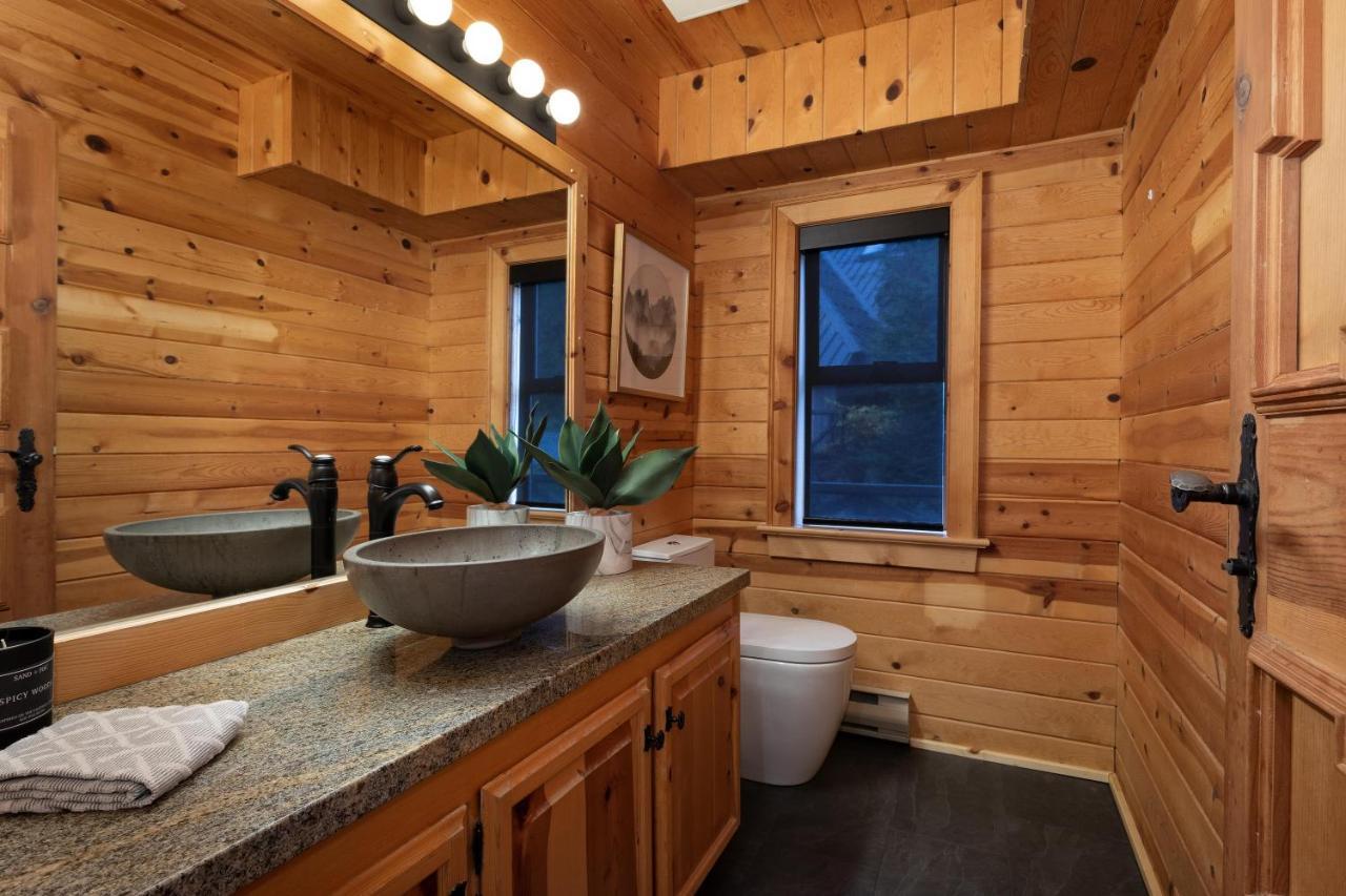 Pinnacle Ridge 34 - In Out, Private Hot Tub, Recently Renovated, Gas Fireplace *