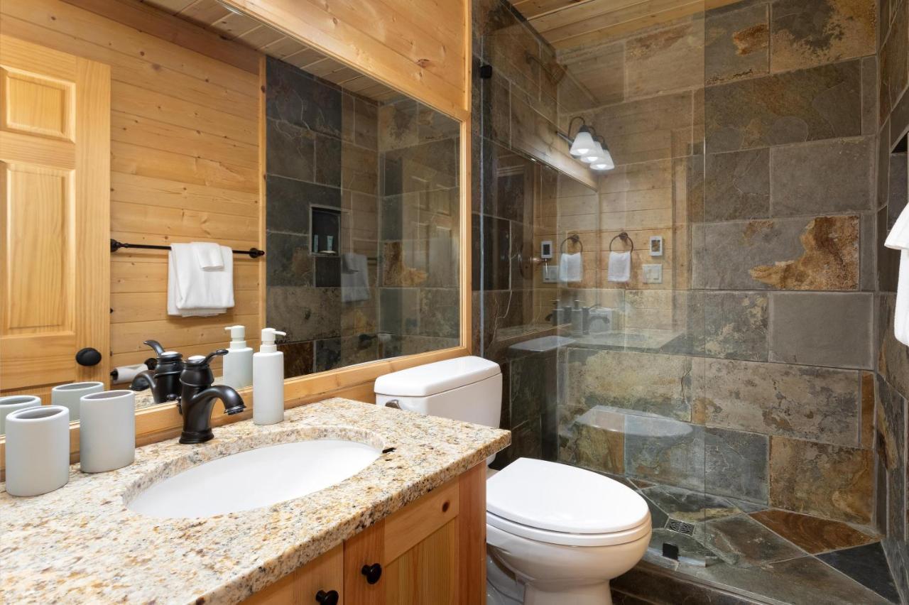 Pinnacle Ridge 34 - In Out, Private Hot Tub, Recently Renovated, Gas Fireplace Holiday home *