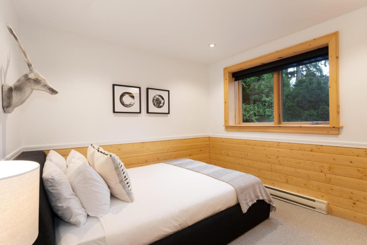Pinnacle Ridge 34 - In Out, Private Hot Tub, Recently Renovated, Gas Fireplace Holiday home *