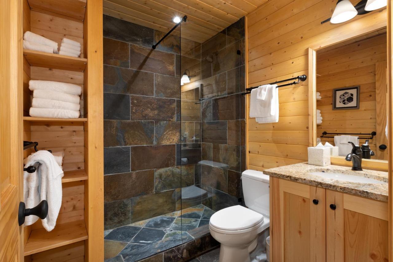 Holiday home Pinnacle Ridge 34 - In Out, Private Hot Tub, Recently Renovated, Gas Fireplace