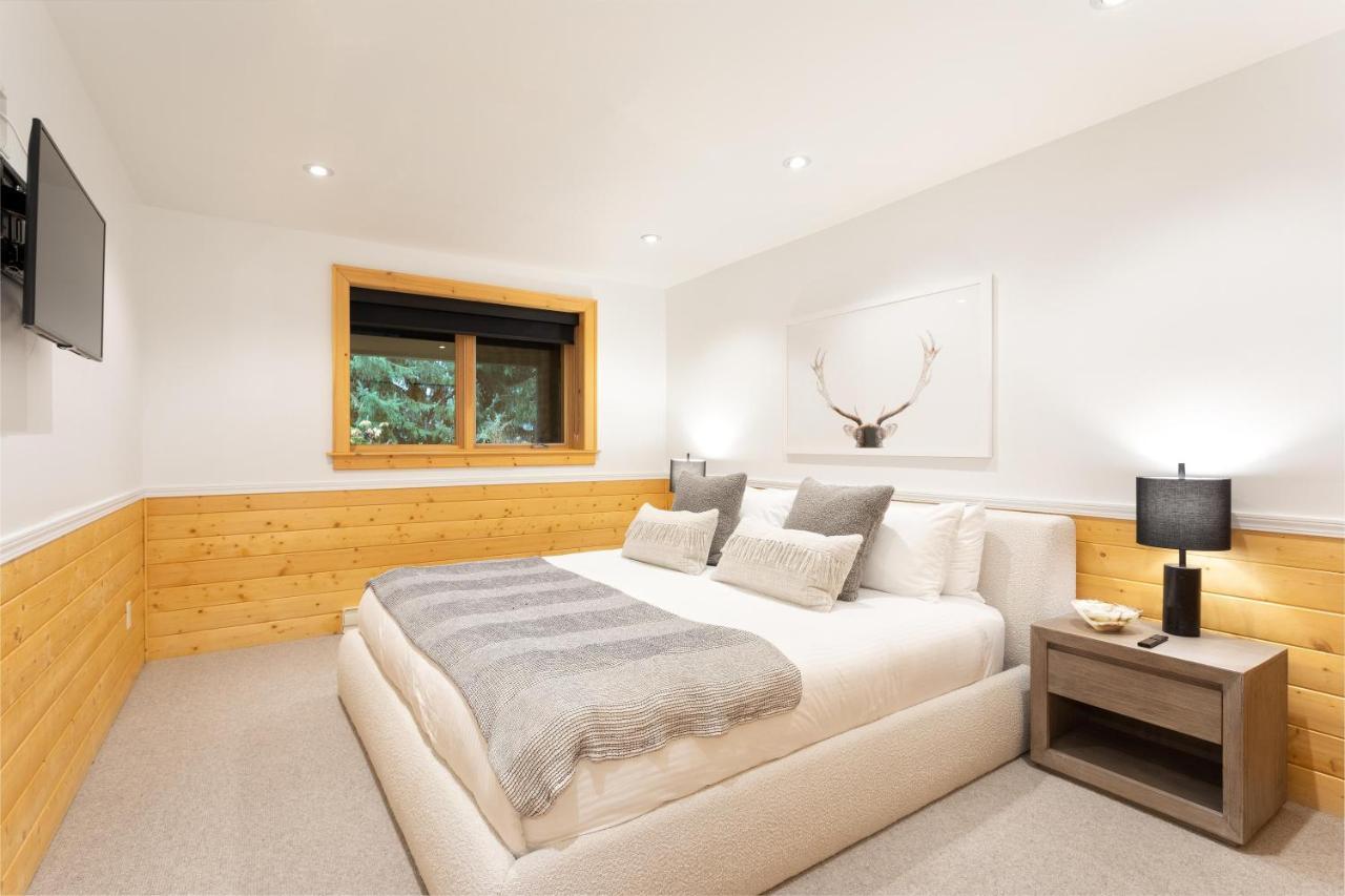 Pinnacle Ridge 34 - In Out, Private Hot Tub, Recently Renovated, Gas Fireplace Holiday home