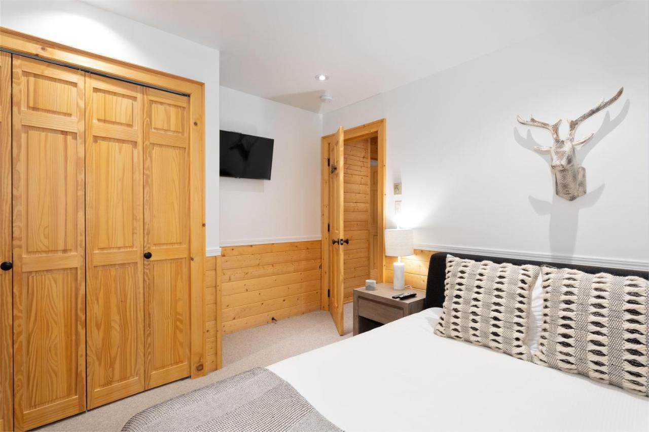 Holiday home Pinnacle Ridge 34 - In Out, Private Hot Tub, Recently Renovated, Gas Fireplace *