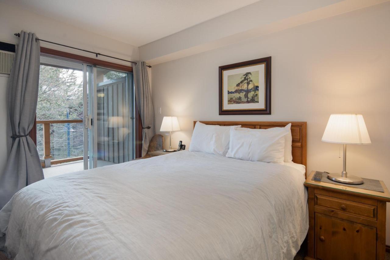 Apartment Glaciers Reach By Allseason Vacation
