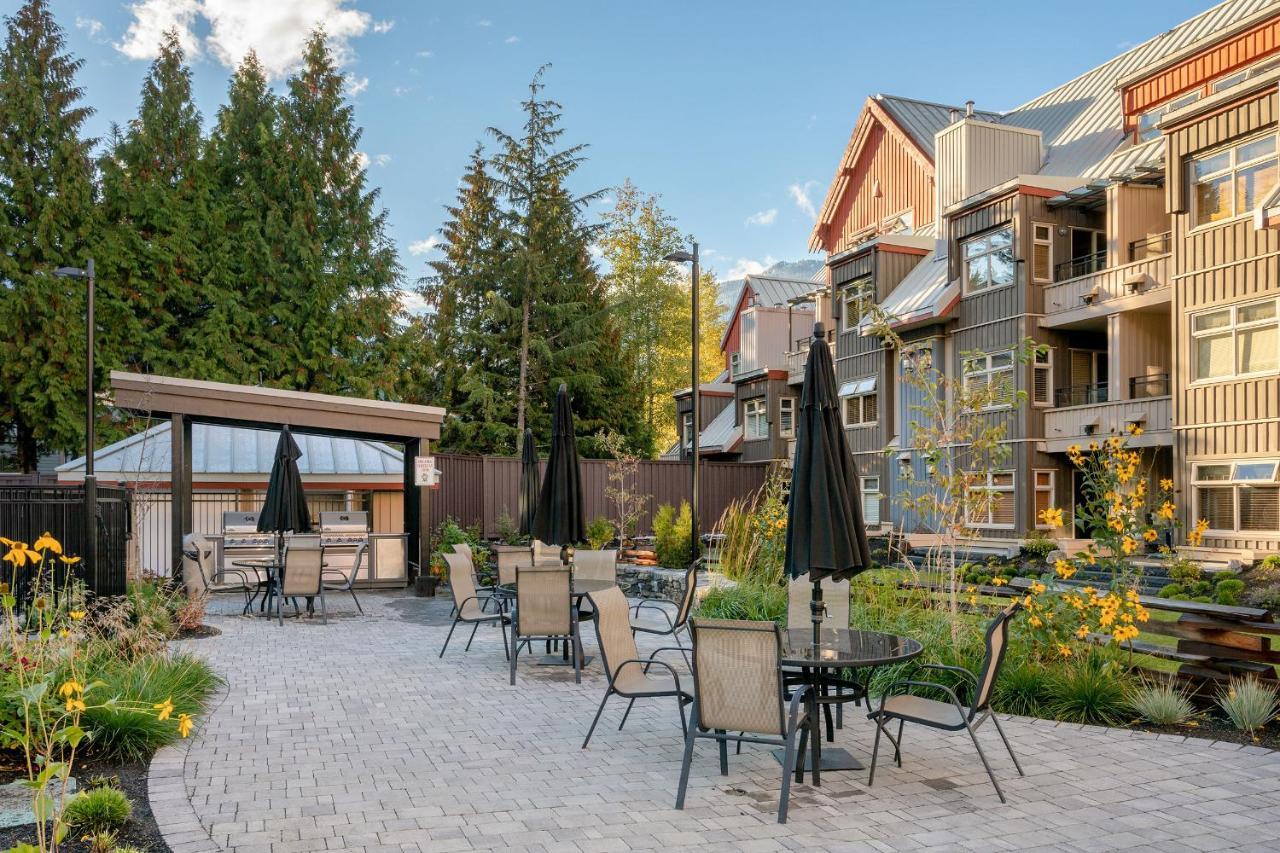 Slopeside Creek Apartment