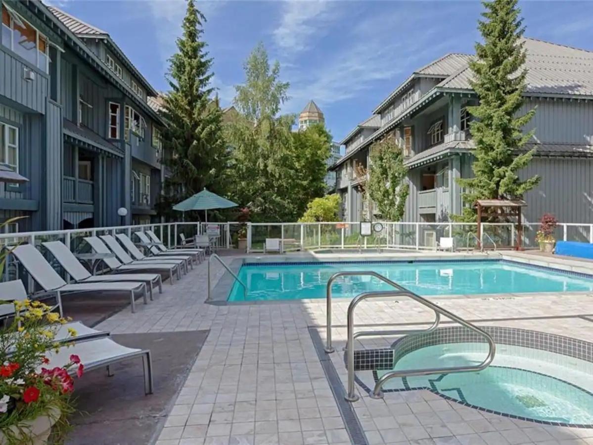 Stunning 2br W Pool, Hot Tub Walk To Everything! Whistler