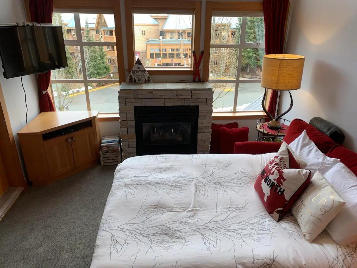 Stunning 2br W Pool, Hot Tub Walk To Everything! *