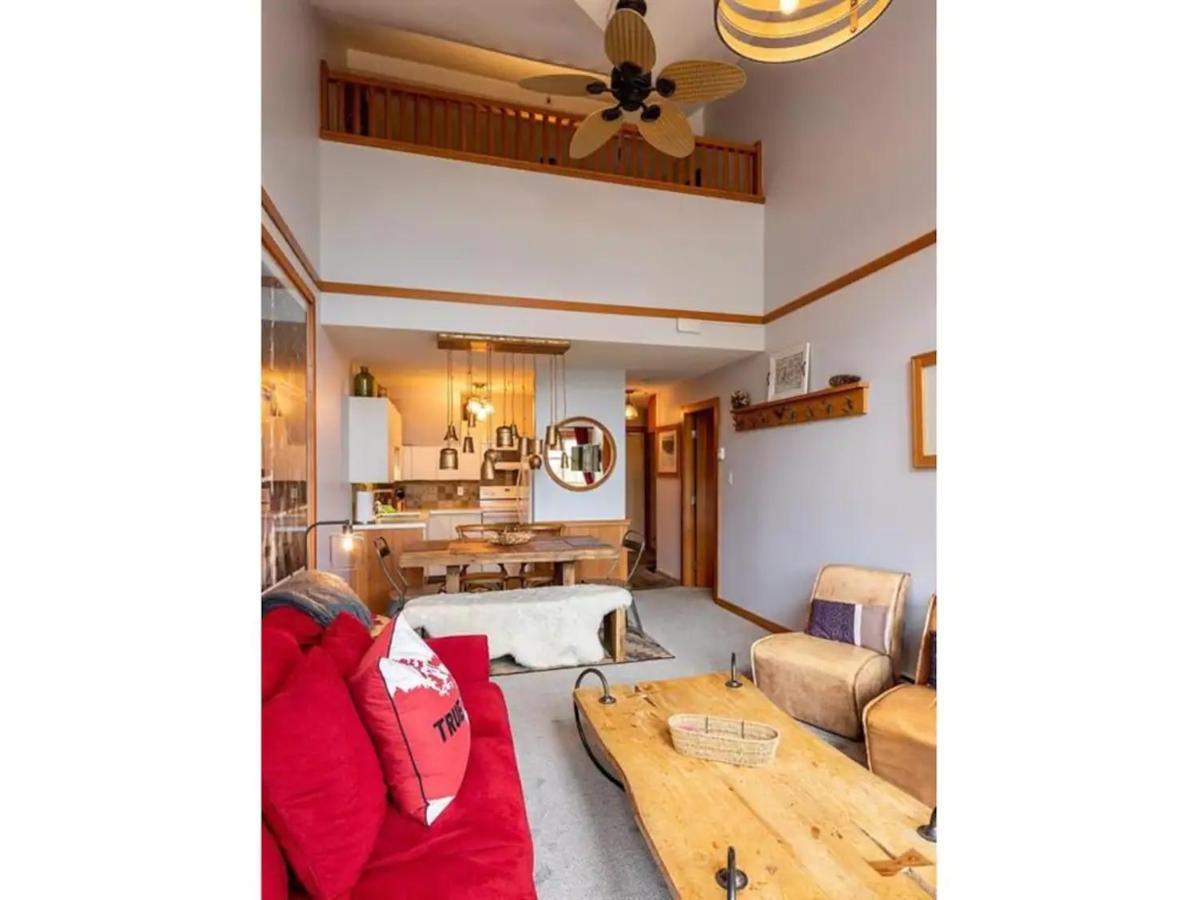 Stunning 2br W Pool, Hot Tub Walk To Everything! Whistler