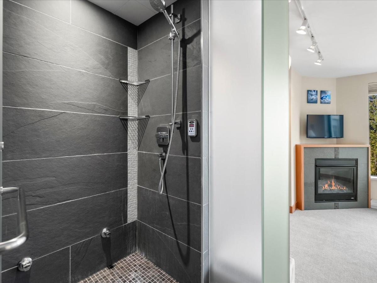 In/out, Steam Shower, Pool, Hot Tub, Sauna Apartment *