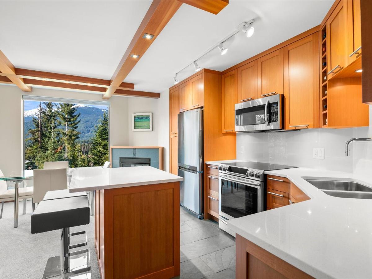 In/out, Steam Shower, Pool, Hot Tub, Sauna * Whistler
