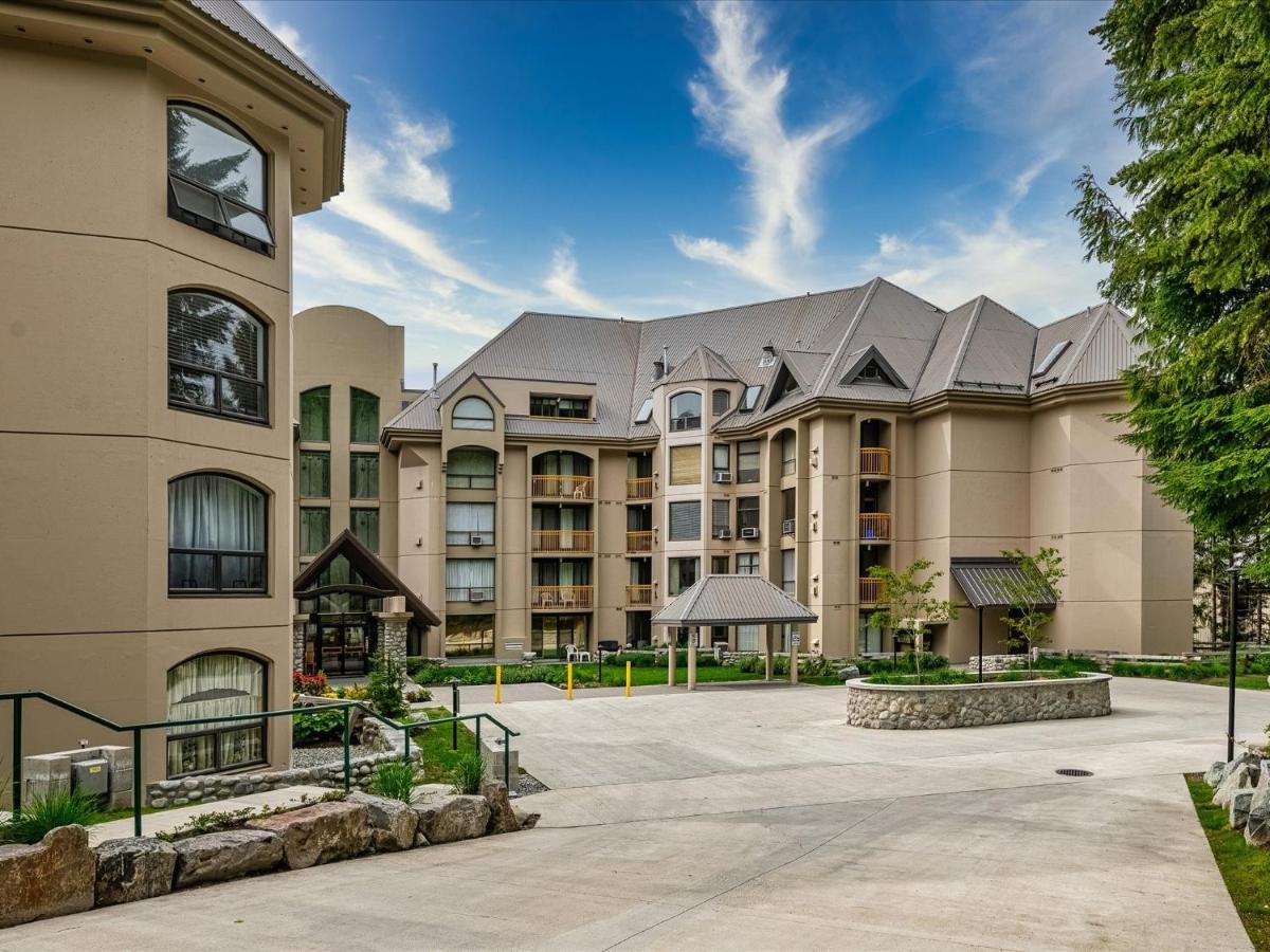 In/out, Steam Shower, Pool, Hot Tub, Sauna Whistler
