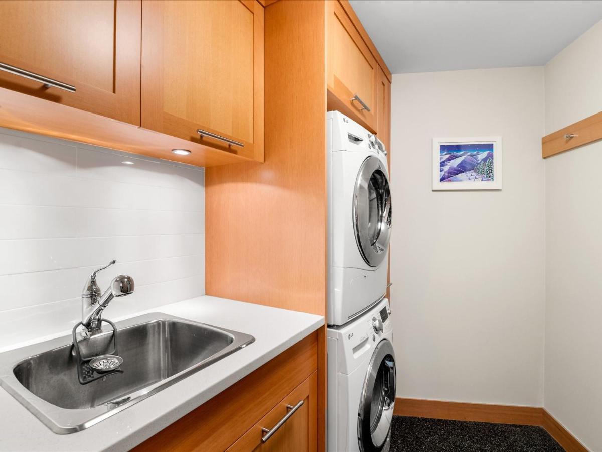 Apartment In/out, Steam Shower, Pool, Hot Tub, Sauna Whistler