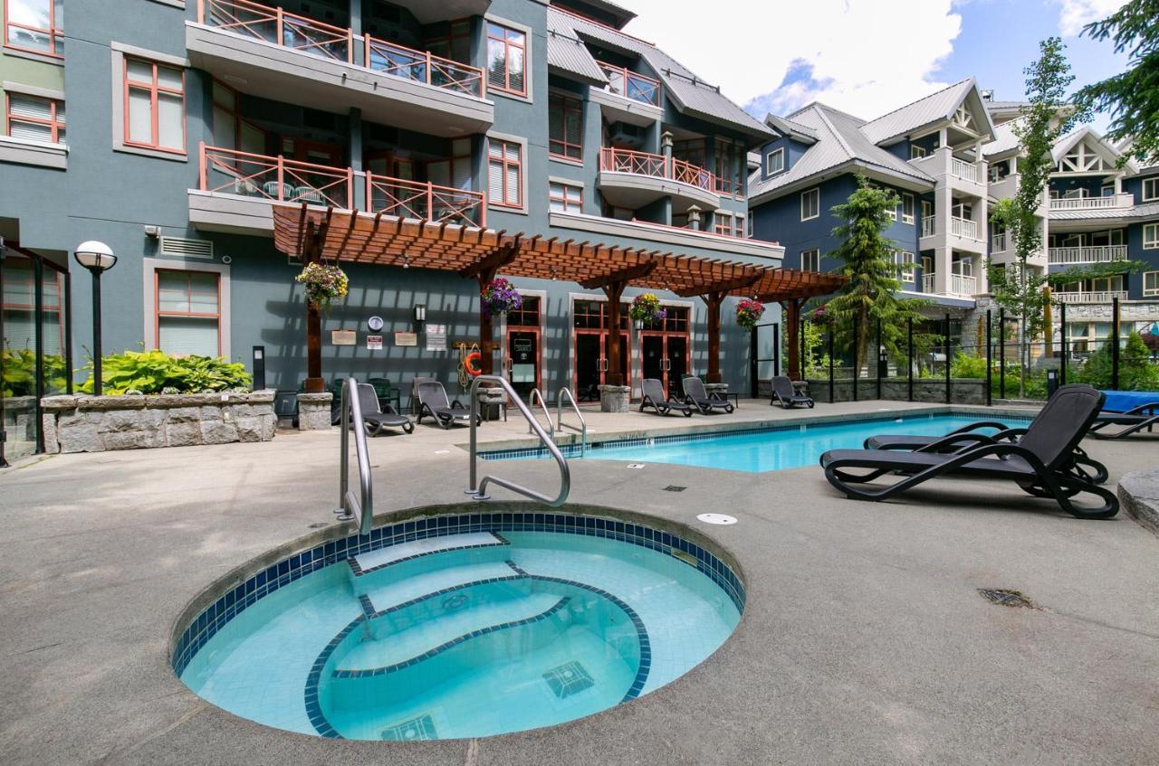 Bright Village Getaway W/ Pool & Hot Tub * Whistler