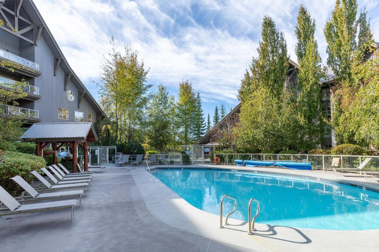 Holiday home Aspens 466 | Family-friendly Ski-in Ski-out, Three Hot Tubs, Heated Pool Whistler