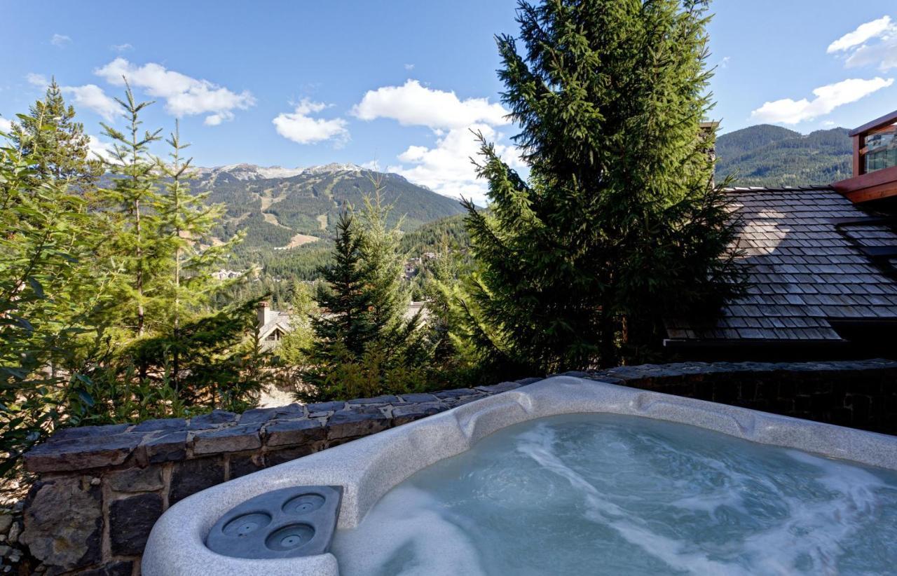 Alpine View | Popular Chalet, Hot Tub, Theatre Room, Stunning Views Holiday home Whistler