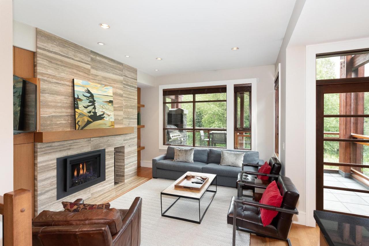 Fitzsimmons Walk 19 | Popular Townhome Near Village With Private Hot Tub & Parking *