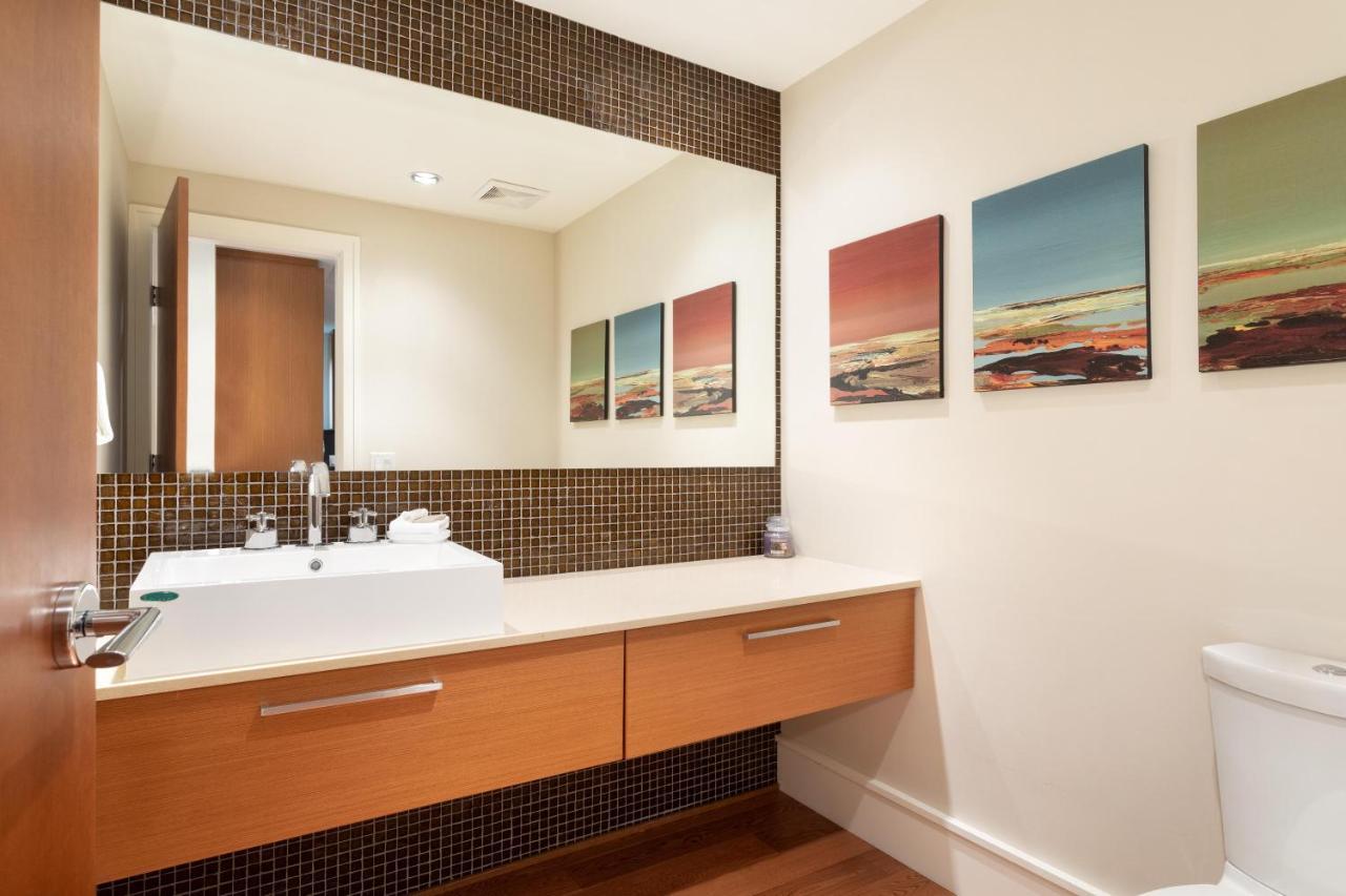 Holiday home Fitzsimmons Walk 19 | Popular Townhome Near Village With Private Hot Tub & Parking Whistler