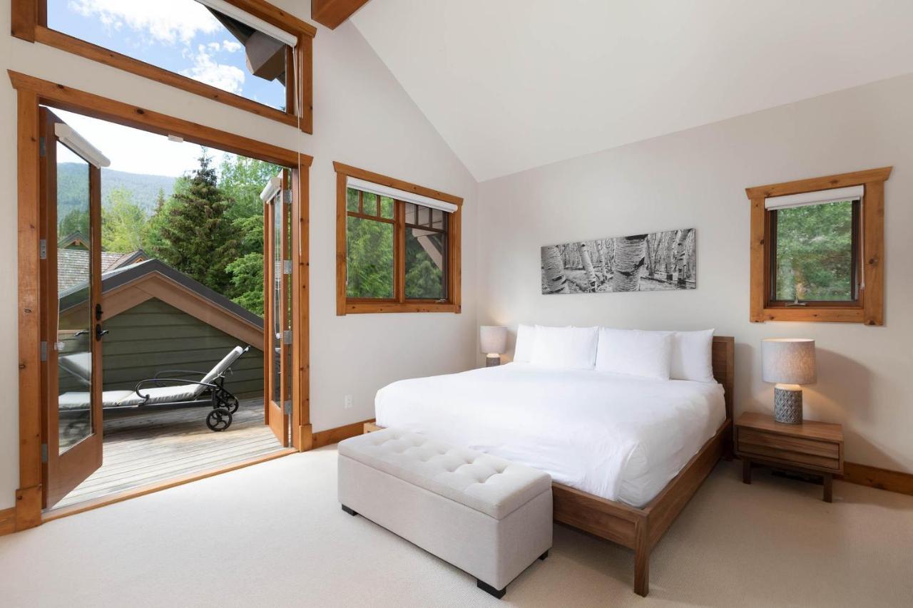 Holiday home Meadow | Large Family-friendly Chalet, Mountain Views, Fireplace, Hot Tub *