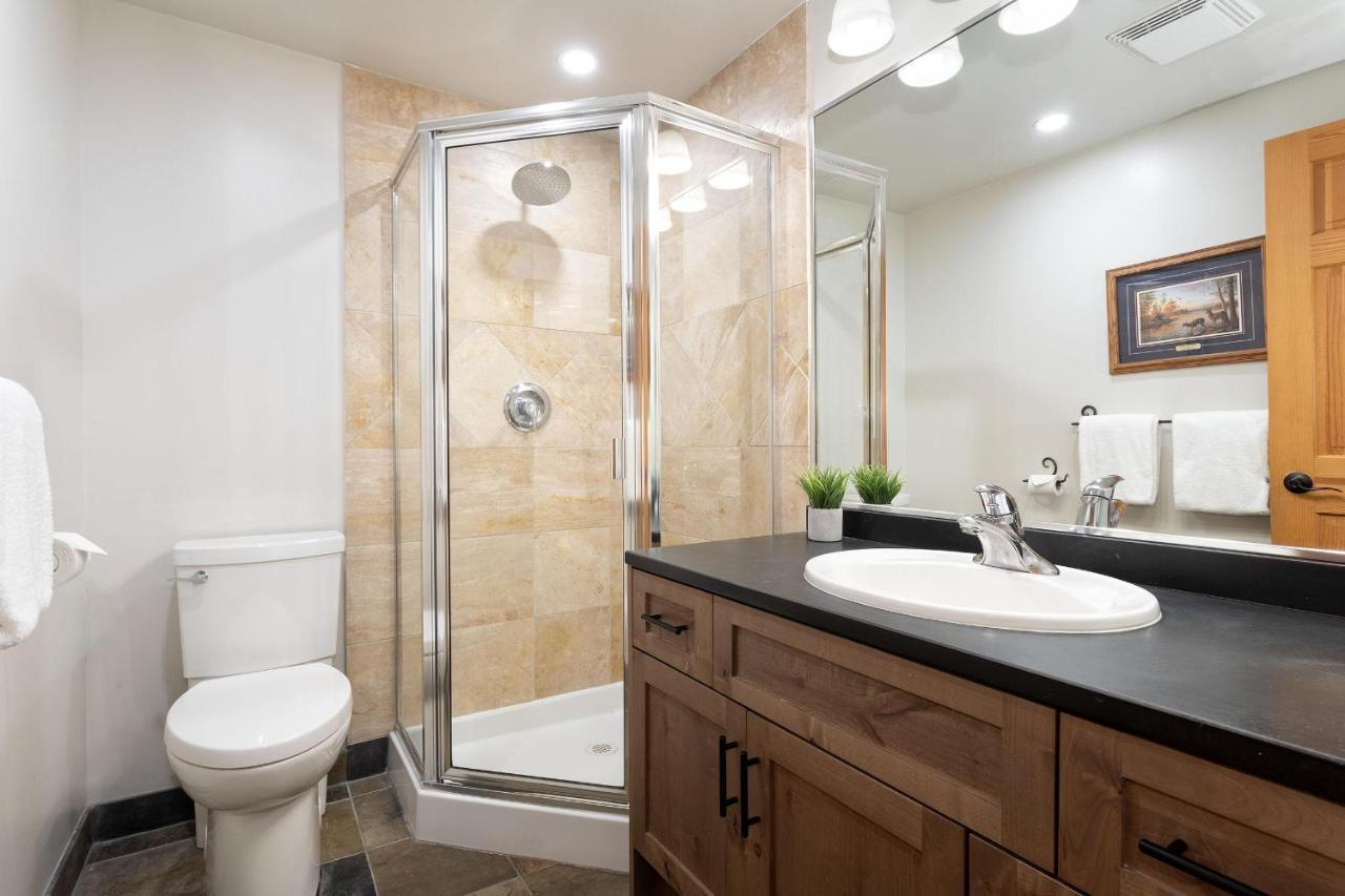 Gleneagle 1 | Townhome, 700m To Skiing, Near Free Village Shuttle, Fireplace, Secure Parking Whistler