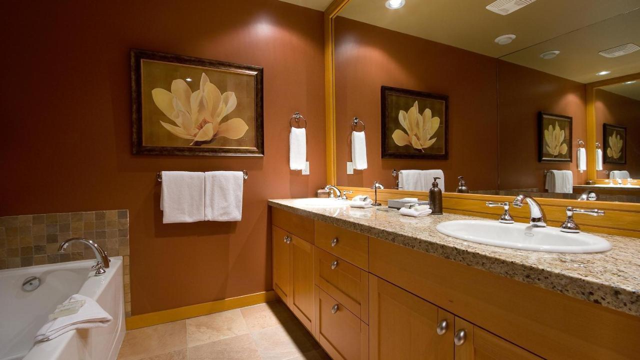 Goldenwood 8337 | Townhome W/ Panoramic Fairway View, Top-deck Hot Tub, 2 Car Garage Whistler