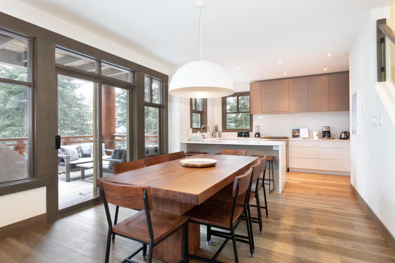 Taluswood The Heights 6 | Beautifully Updated W/ Private Hot Tub, Slopeside View, Parking *