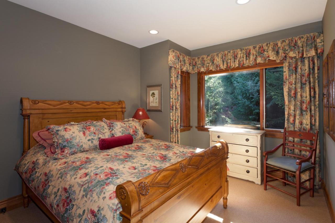 Alpine View | Popular Chalet, Hot Tub, Theatre Room, Stunning Views *