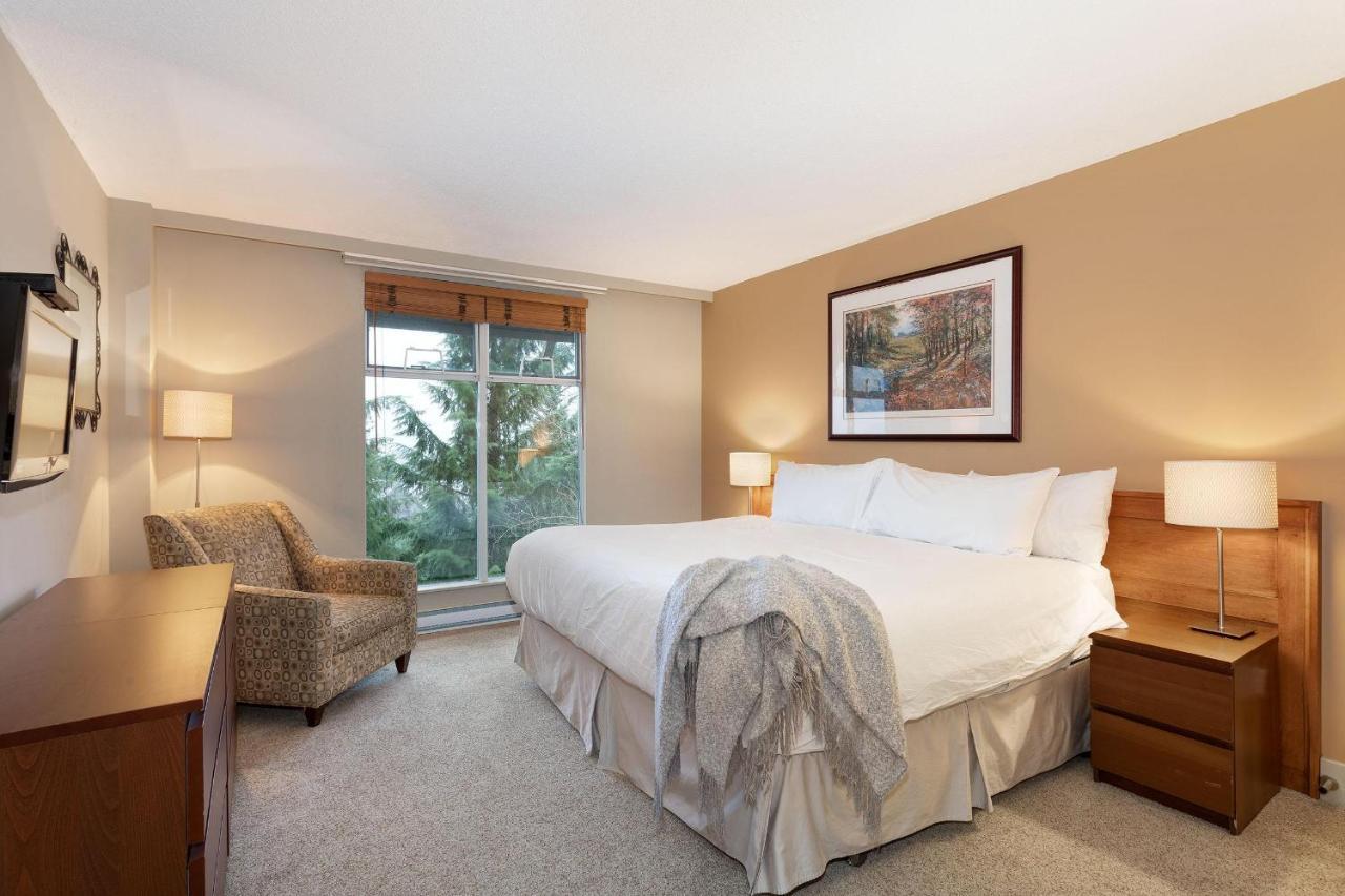 Holiday home Woodrun 503 | Ski-in-ski-out, Upper Floor Views, Pool, Hot Tub, Gym Whistler