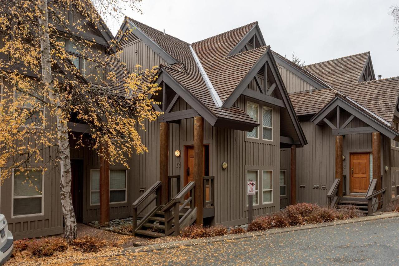 Painted Cliff 35 - Blackcomb With Shared Hot Tub, Secure Parking - Platinum * Whistler