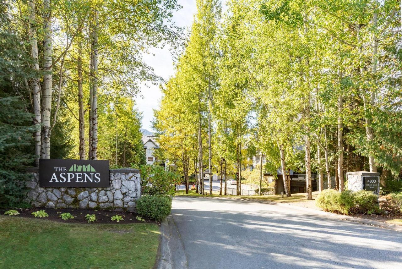 Aspens 466 | Family-friendly Ski-in Ski-out, Three Hot Tubs, Heated Pool Holiday home Whistler