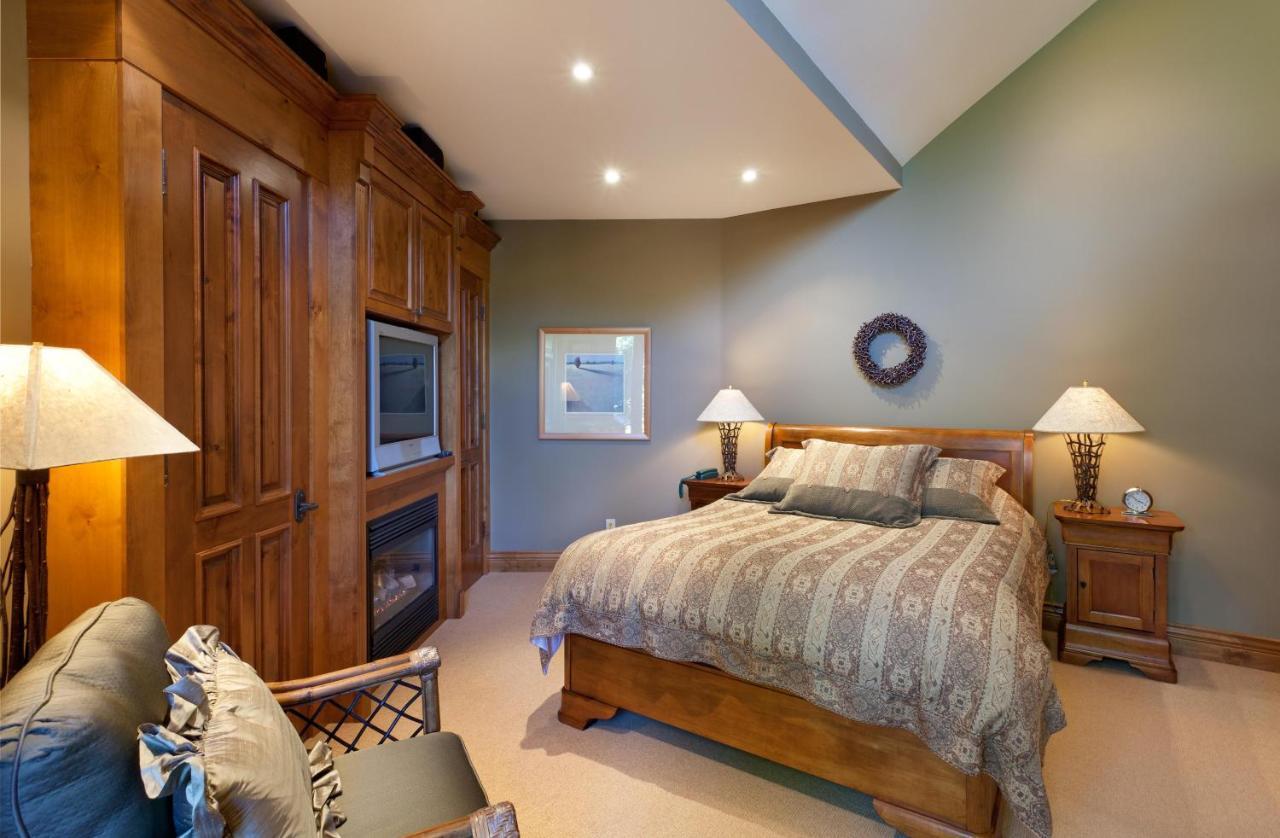 Alpine View | Popular Chalet, Hot Tub, Theatre Room, Stunning Views * Whistler