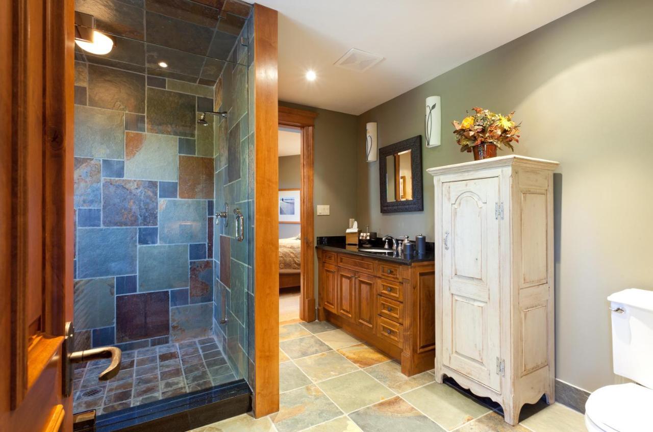 Alpine View | Popular Chalet, Hot Tub, Theatre Room, Stunning Views Holiday home