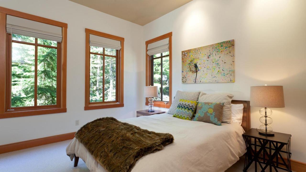 Kadenwood 2972 | Mountainside With Hot Tub, Views, Pool Table & Outdoor Fireplace Holiday home *