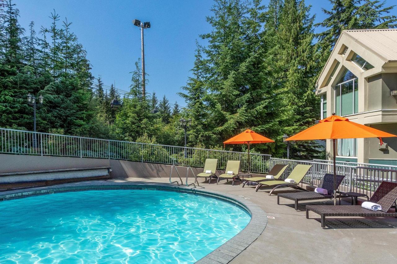 Woodrun 307 | Sleek Slopeside Unit W/ Pool, Hot Tub, & Heated Floors Holiday home Whistler
