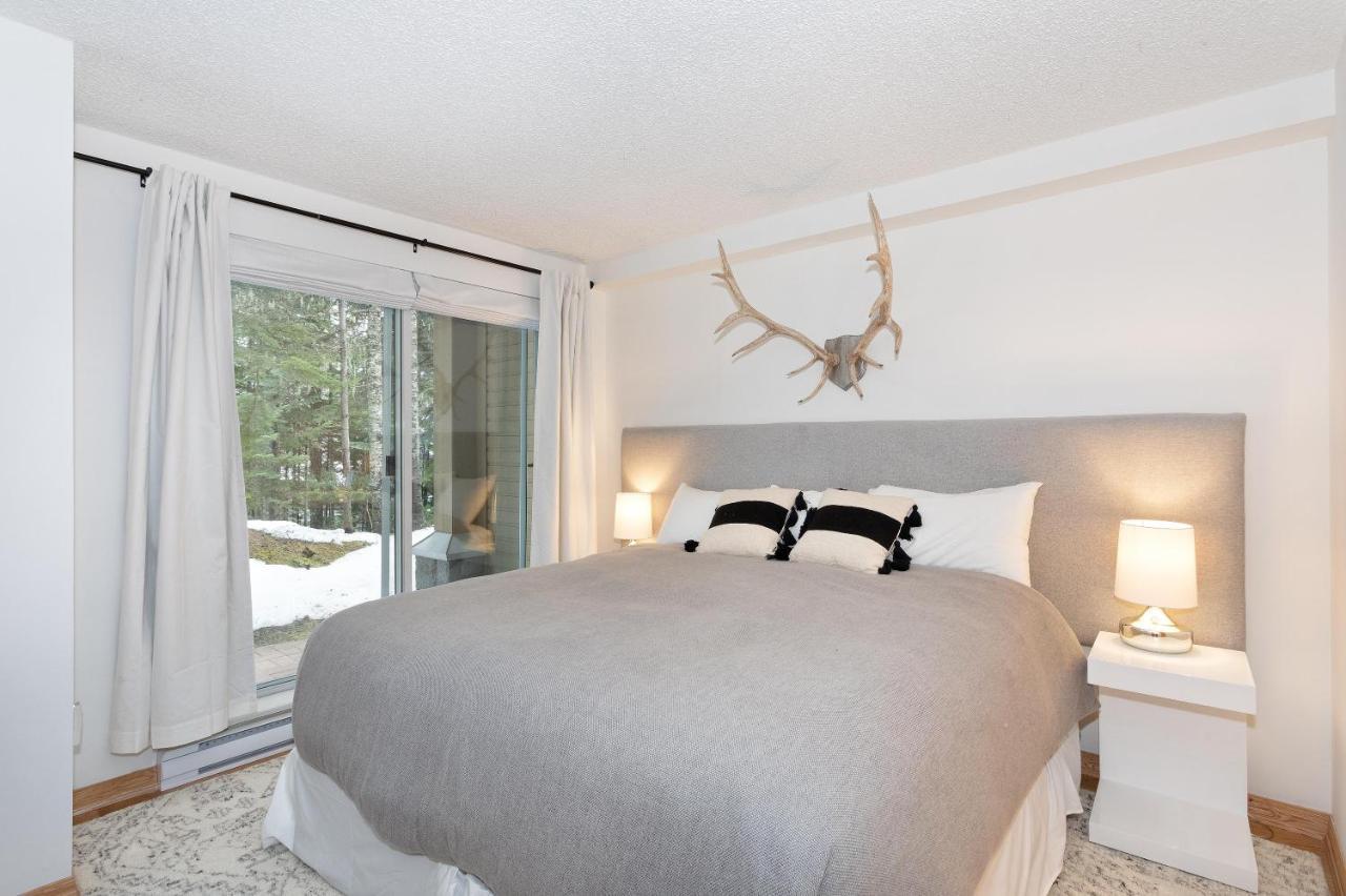 Snowbird 304 | Newly Renovated Townhome Perfect For Families! Hot Tub & Underground Parking Holiday home Whistler
