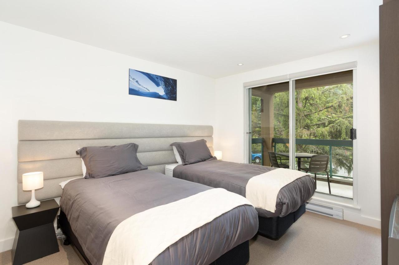 Snowbird 200 | Upscale Townhome, Close To Skiing, Shared Hot Tub, 2 Parking Spaces * Whistler