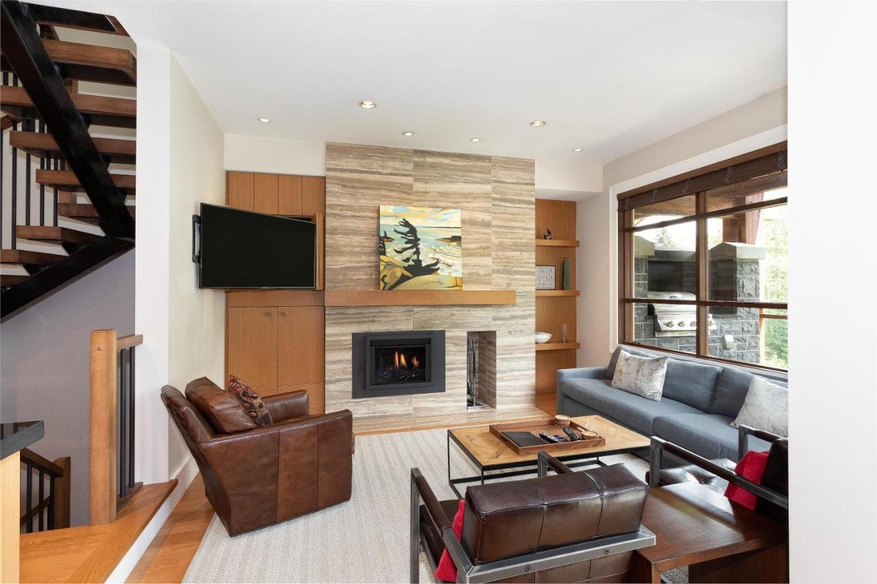 Holiday home Fitzsimmons Walk 19 | Popular Townhome Near Village With Private Hot Tub & Parking Whistler