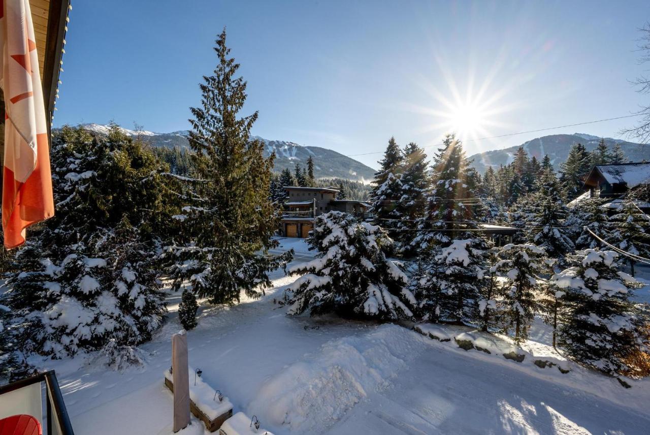 | Large Family Chalet, Media Room, Sauna, Hot Tub Whistler