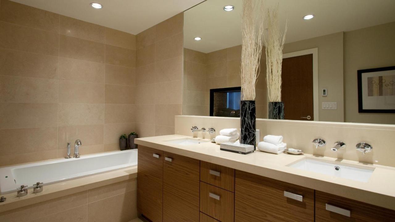 Fitzsimmons Walk 24 | Luxurious Townhome With Mountain Views, Hot Tub & Garage Whistler
