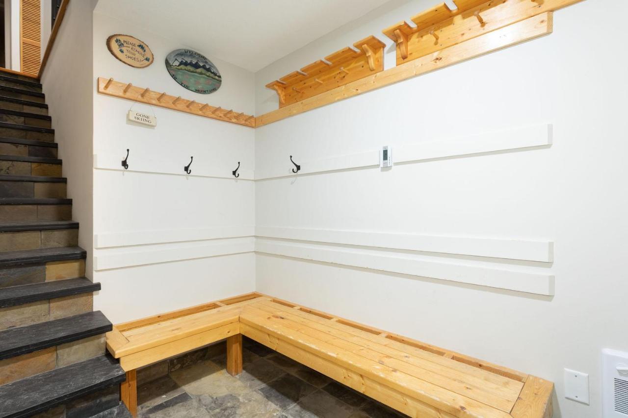 Gleneagle 1 | Townhome, 700m To Skiing, Near Free Village Shuttle, Fireplace, Secure Parking Whistler