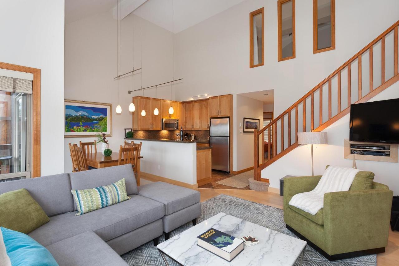 Holiday home Painted Cliff 11 | Dog Friendly! Ski-in Ski-out Benchlands Townhome W/ Hot Tub & Fireplace