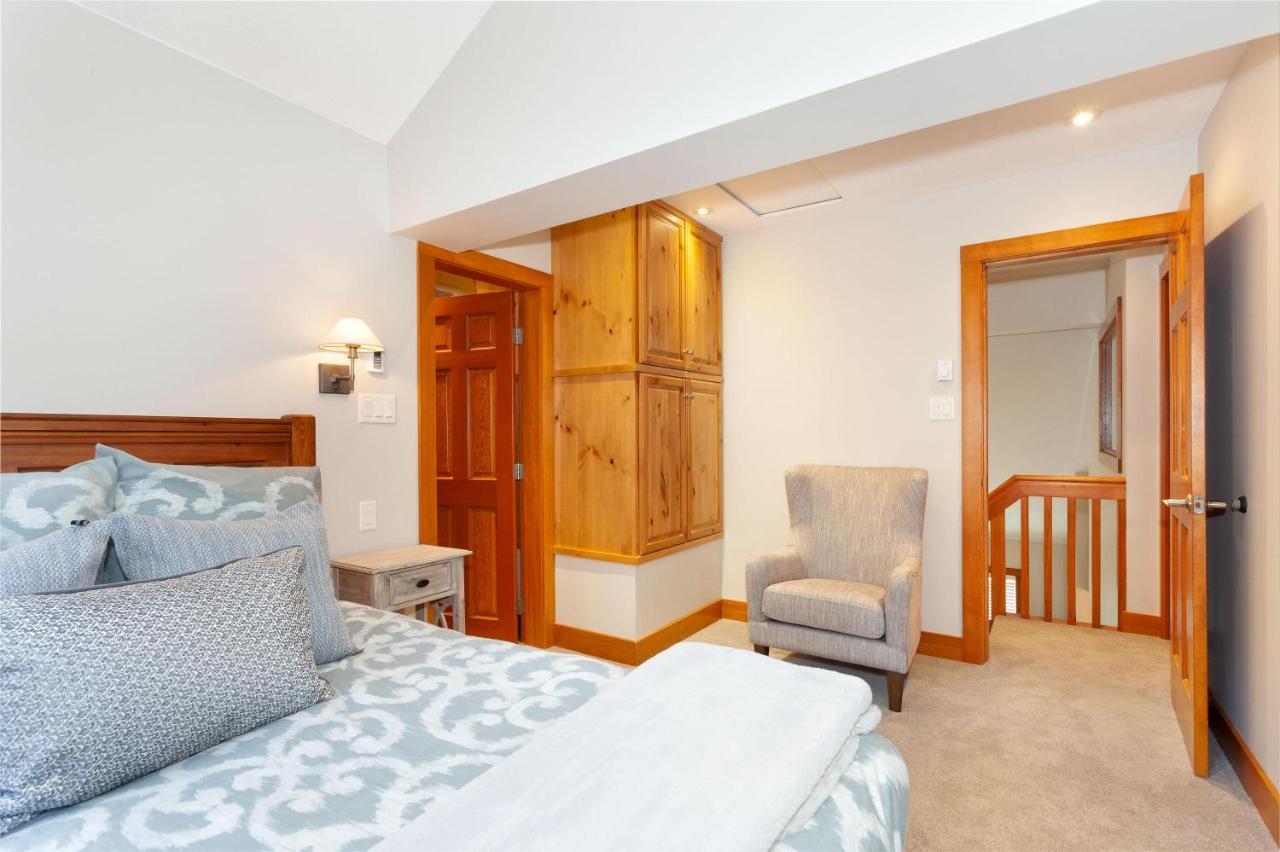 Painted Cliff 25 | Family-sized Ski-in, Ski-out Townhome W/ Shared Hot Tub & Log Fire *