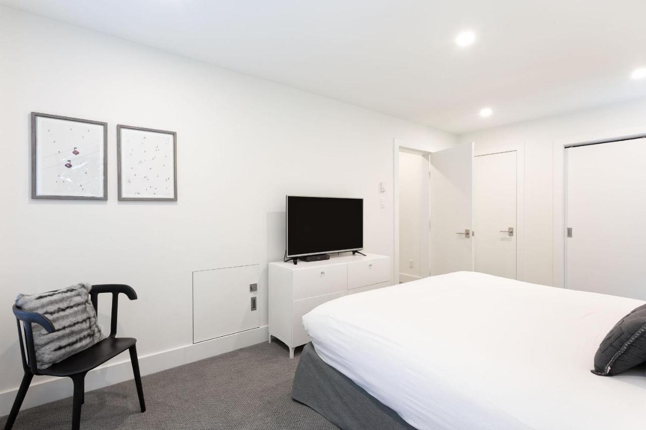 Blackcomb Greens 20 | Stylish Townhome With Parking, Shared Hot Tub, Village Shuttle, Views Holiday home *